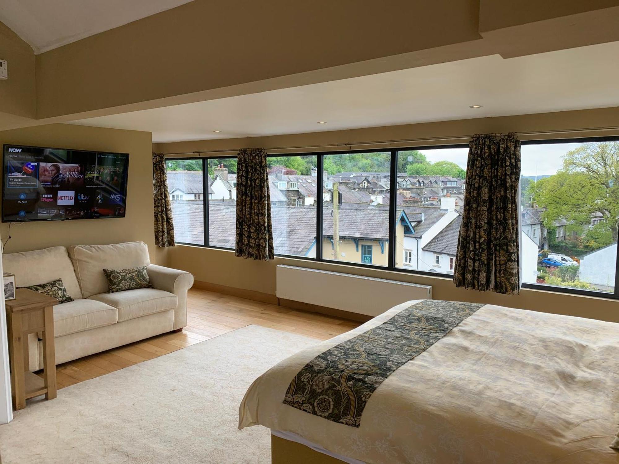 The Penthouse Bowness Luxury Loft Jacuzzi Bath & Complimentary Lakeview Spa Membership Luaran gambar